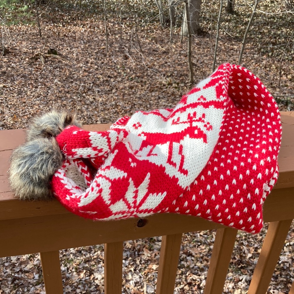 Red and white fair isle scarf
